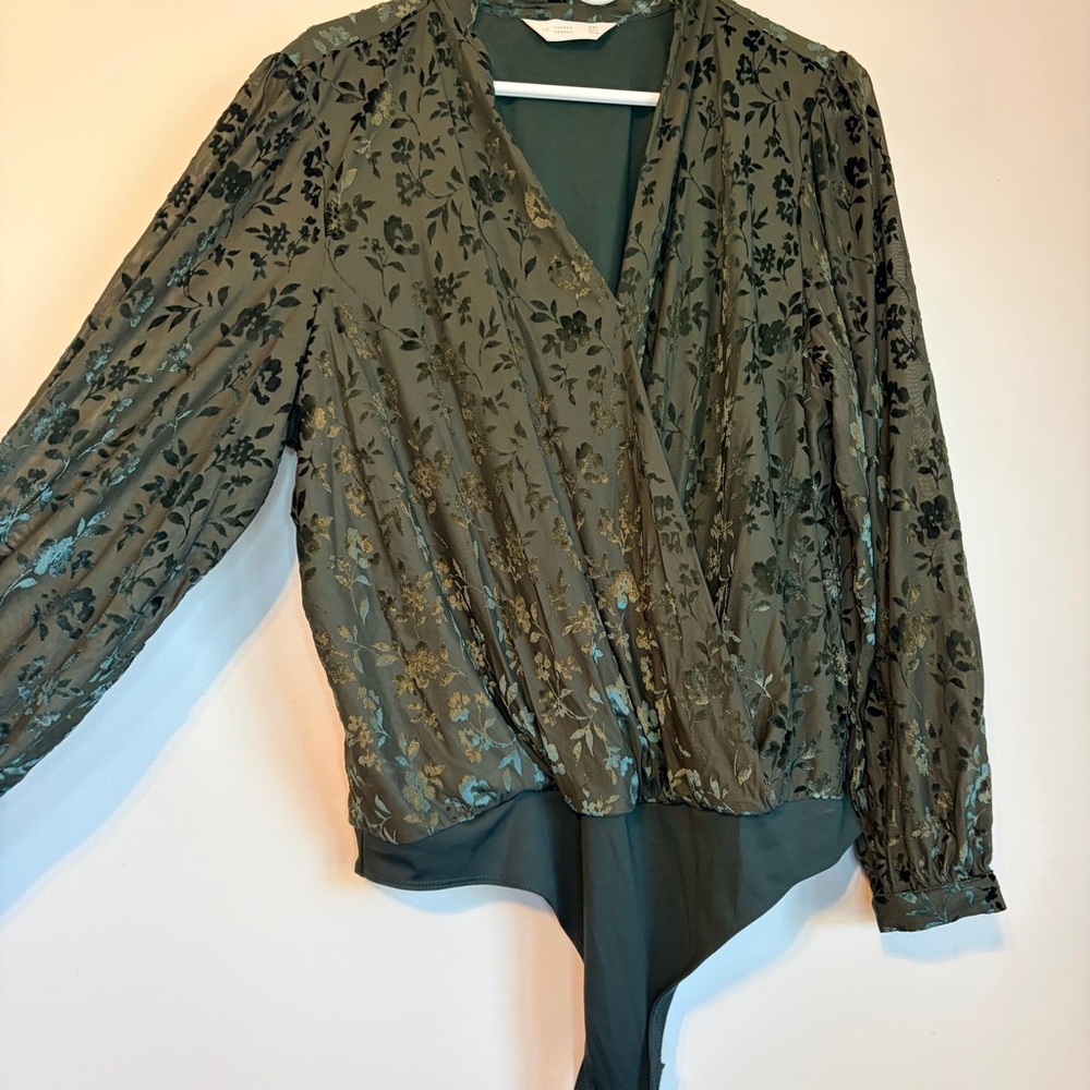 LC Lauren Conrad Olive Floral Bodysuit - Picture 3 of 8